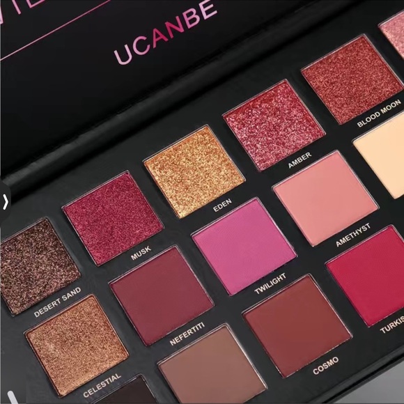 Eyeshadow palette - Picture 3 of 12